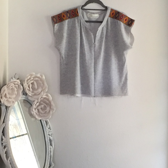 Vintage Havana Tops - Vintage Havana raw hem top